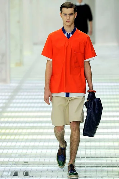 Look 30
